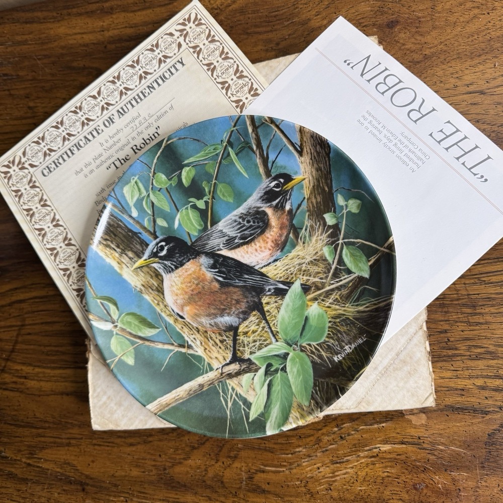 Vintage Robin Collector Plate Kevin Daniel 1986 Edwin M Knowles Bird